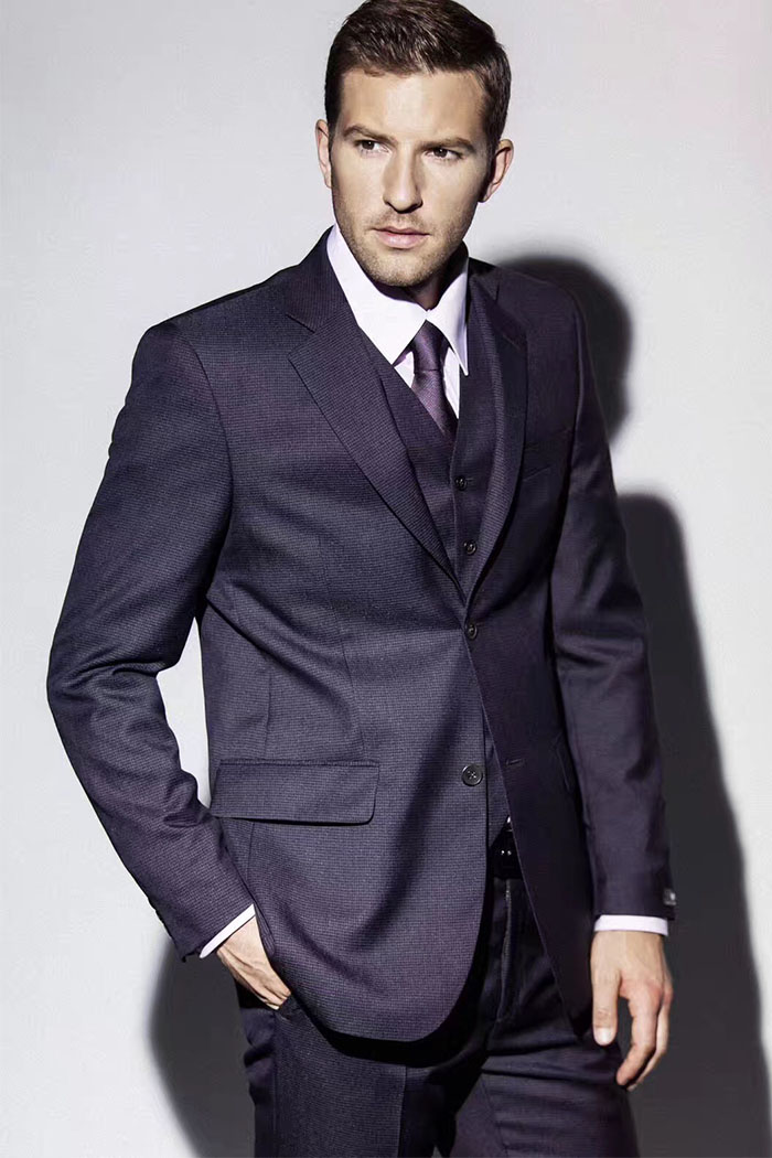 Shanghai Male outside do