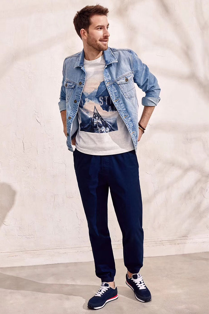 Shanghai Male outside do