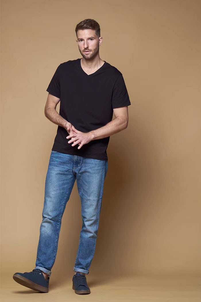 Shanghai Male outside do